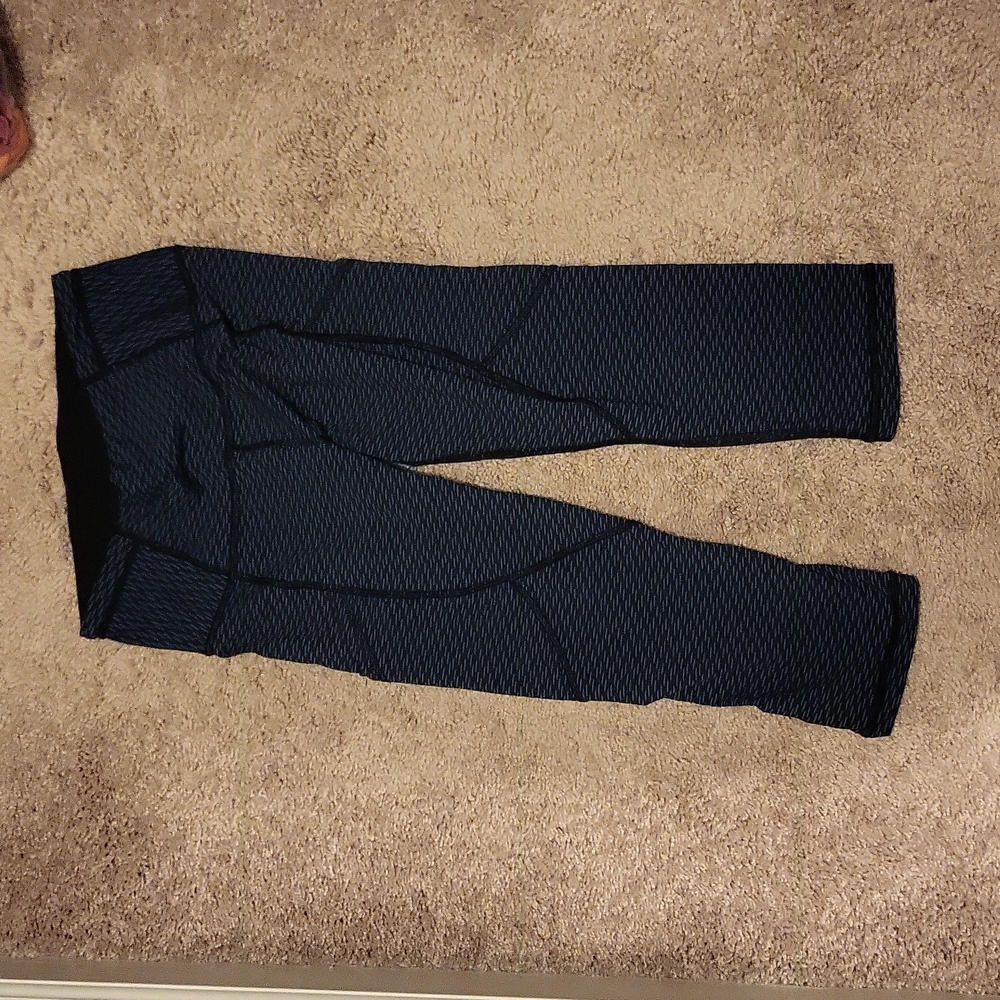 Lululemon crops